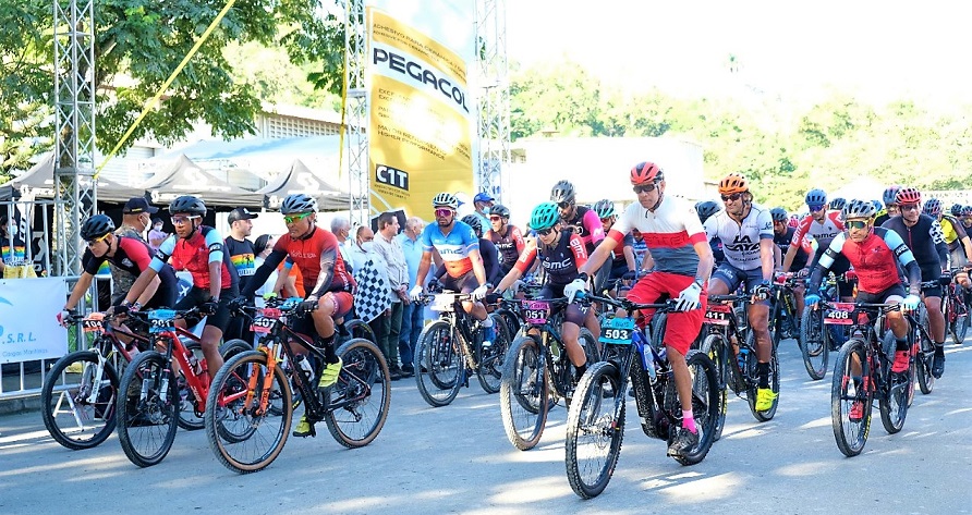 Garc a y Vega ganan 7ma. Vuelta al Lago. Cartel Deportivo