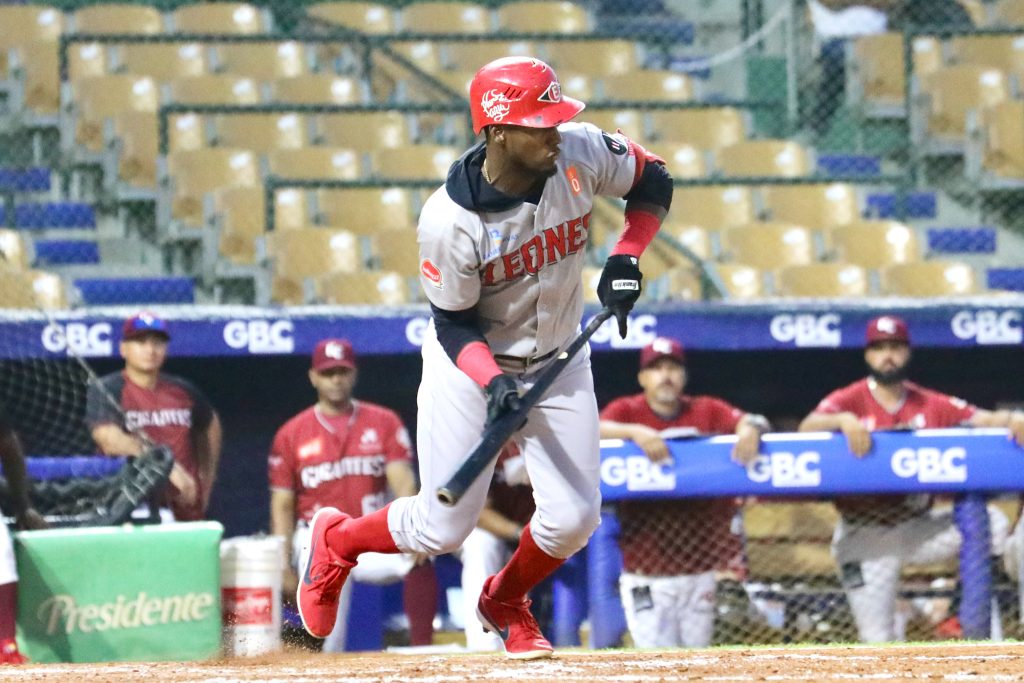 Junior Lake logra el hit 500 en serie regular de LIDOM. Es el número 21 en la historia que lo logra