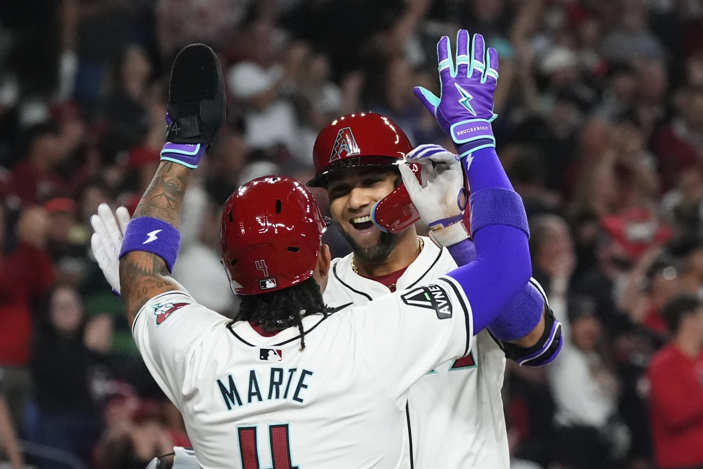 Diamondbacks fijan record de carreras. Texas le ganó a los Cubs.