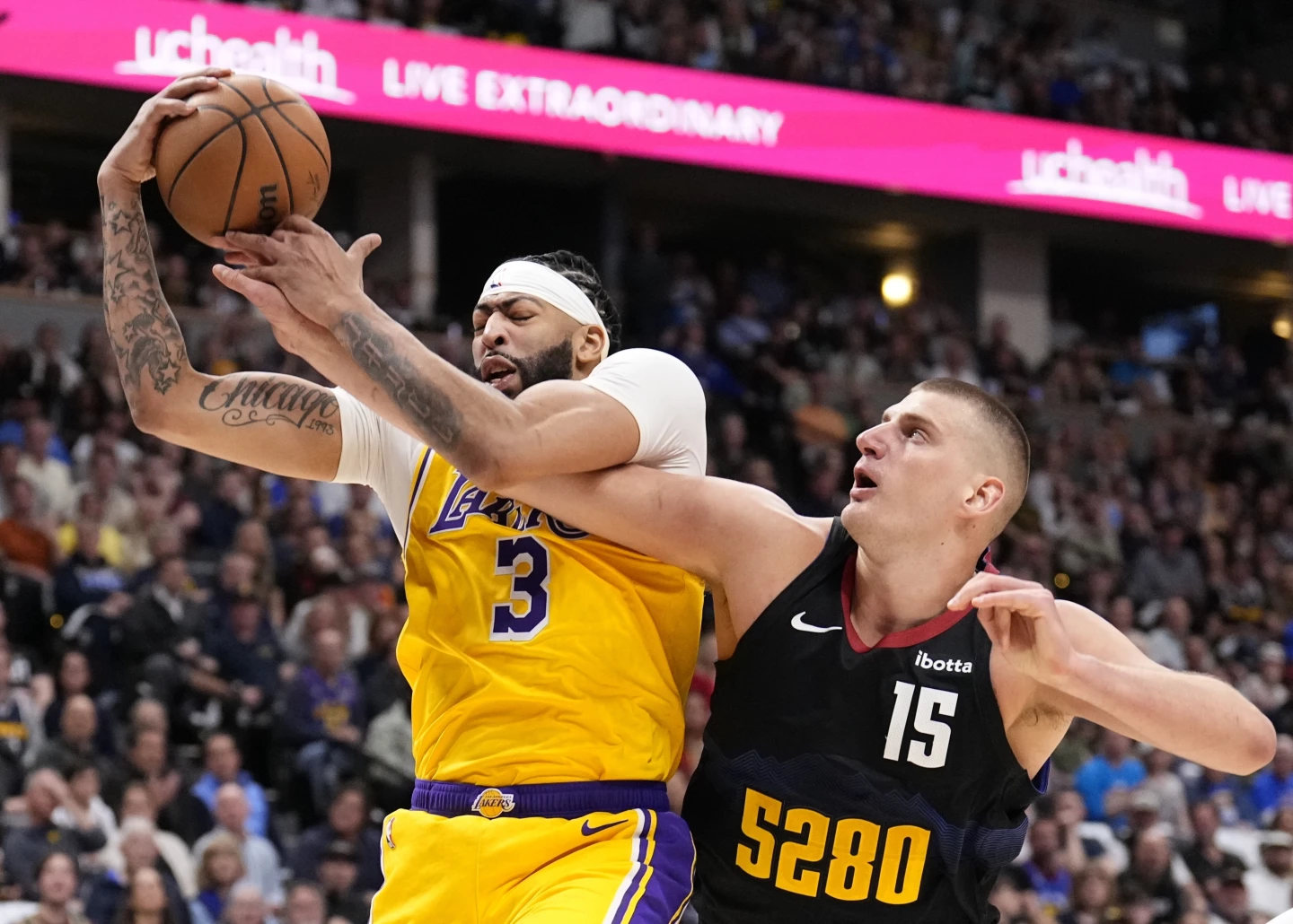 Serie 2-0: Denver viene de atras y vence los Lakers