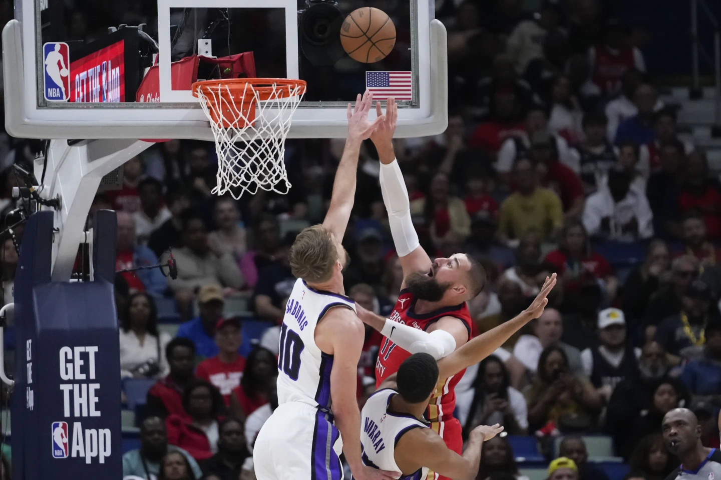 Pelicans entran a los playoffs NBA con victoria sobre los Kings
