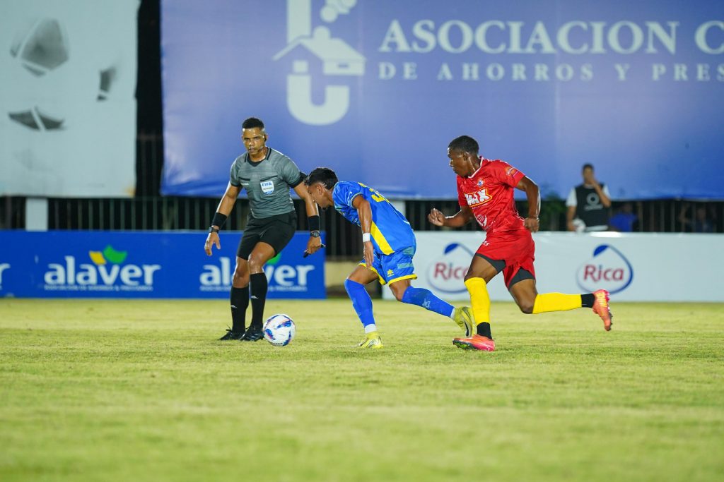 Santa Fe sorprende y consigue primer triunfo