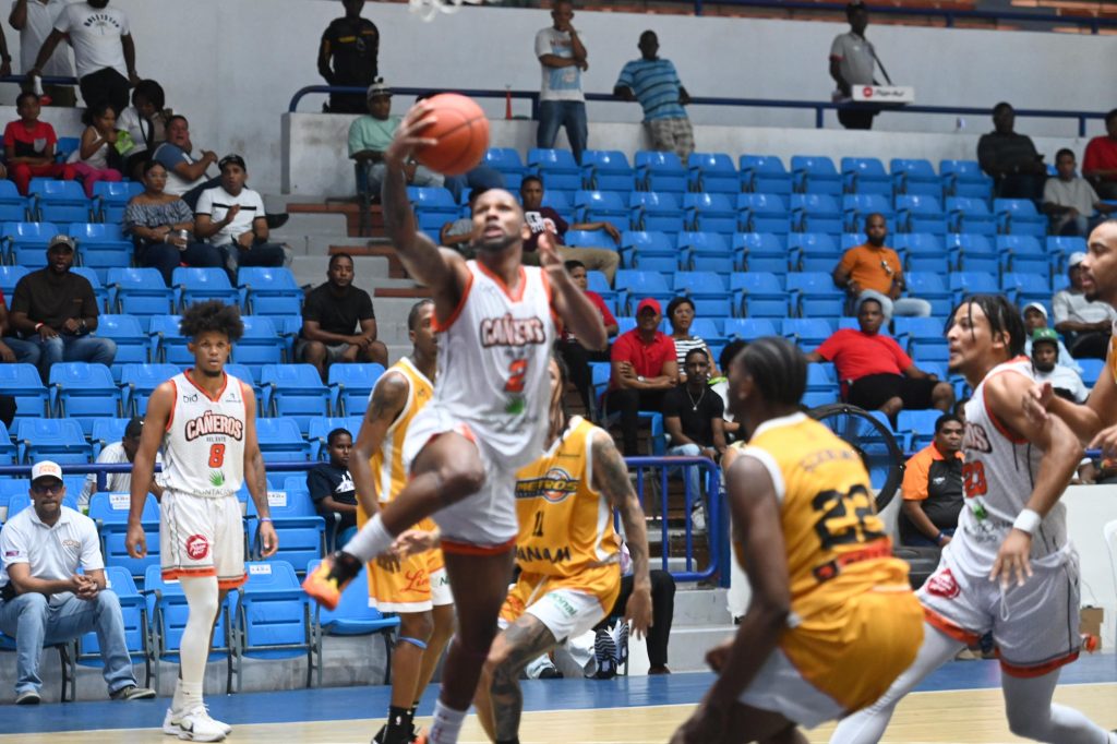 Colomé y Suero lideran triunfo de Cañeros sobre Metros en la Súper Liga