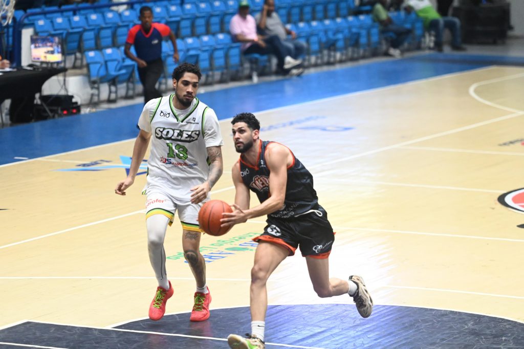 Cañeros barren a los Soles con canasto decisivo de Colomé