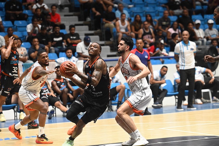 Titanes se imponen a Cañeros con triple doble de Manito y 23 tantos de Jassel