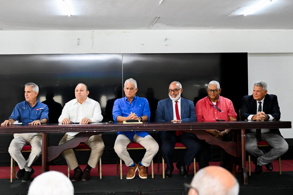 Con 20 países Santiago será sede de las Copas Pelícano y Flamenco de Tenis en el Centro Español