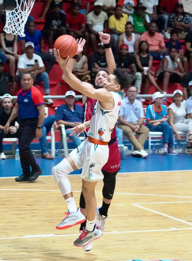 Titanes se anota la serie particular ante los Indios