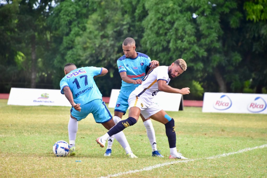 Salcedo FC le ganó a Pantoja y regresa a la cima. Jarabacoa gana el clásico vegano