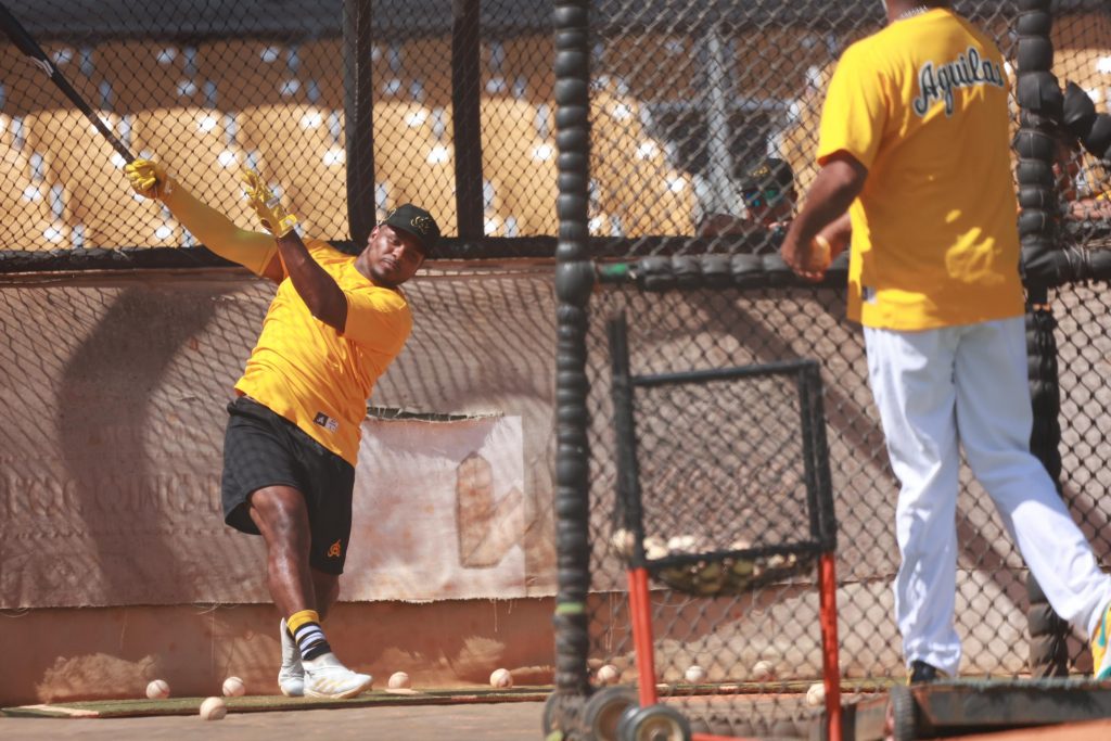 Alberto Rodríguez, jardinero y tres lanzadores entraron al Early Camp Aguilas Cibaeñas