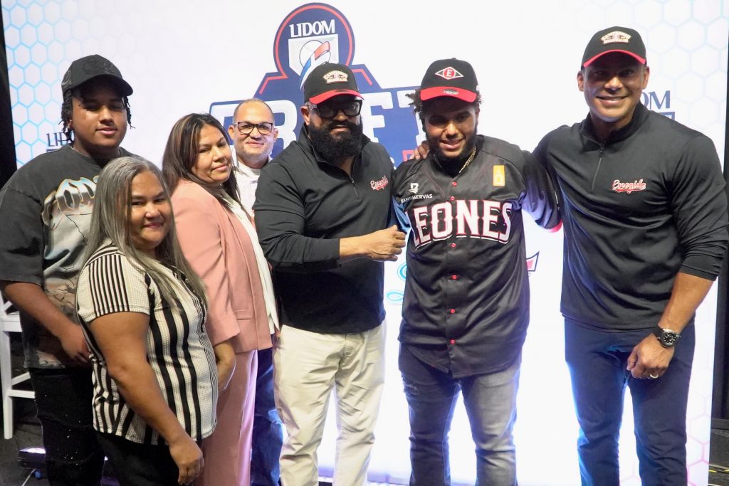 Carlos Peña: “Somos privilegiados por elegir a Rainiel Rodríguez”