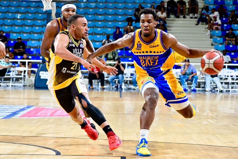 Mauricio Báez traza pautas hacia la serie semifinal al vencer al Rafael Barias en el TBS Distrito 2025