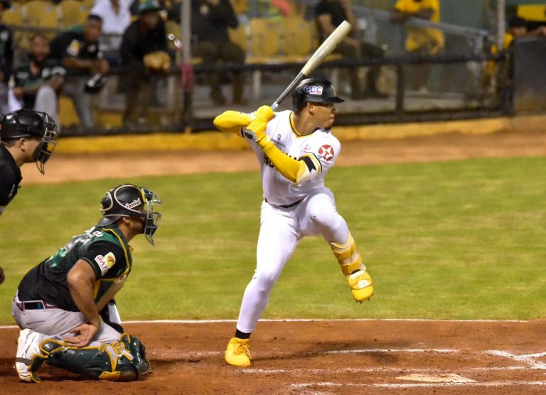 Águilas a lo grande:  se levantan para vencer las Estrellas  y siguen en la cima