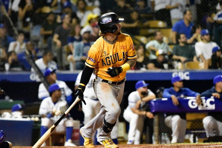 Otra blanqueada para los felinos: Águilas ponchan 15, callan al Licey de nuevo y estiran la racha a cinco