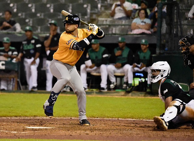 Águilas remontan y vencen Estrellas con solido bullpen y ofensiva de Escarra, Aderlin y Taveras