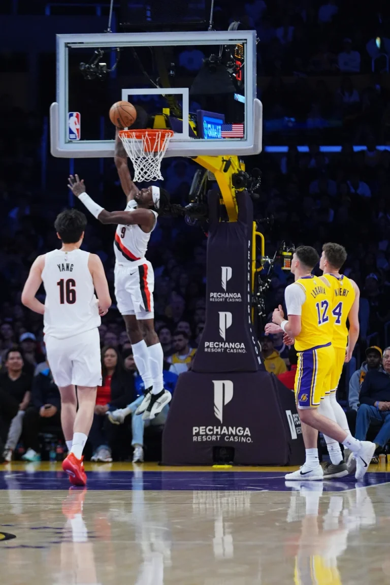 NBA: Trail Blazers vencen Lakers , Jazz a los Suns y Warriors se impusieron a los Grizzlies