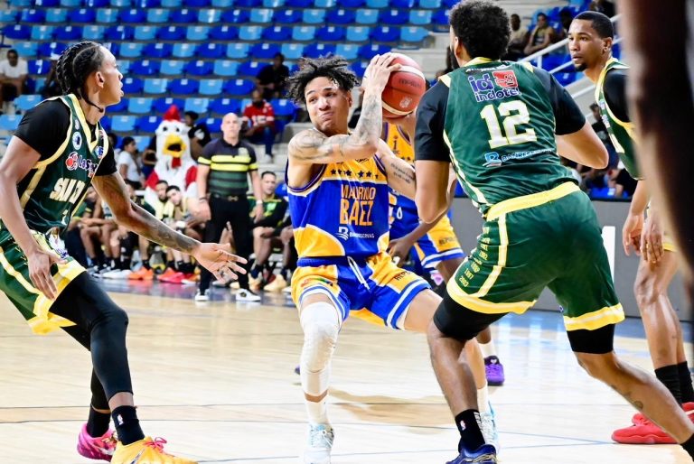 Mauricio Báez vence San Carlos y empata la serie final 1-1 en el TBS Distrito 2025