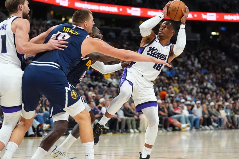 Jokic anota su máxima, 34 puntos y los Nuggets vencen los Kings. Otros resultados
