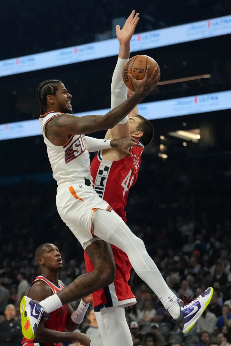 Green brilla en debut con los Suns con 29 puntos, Phoenix supera los Clippers. Otros resultados