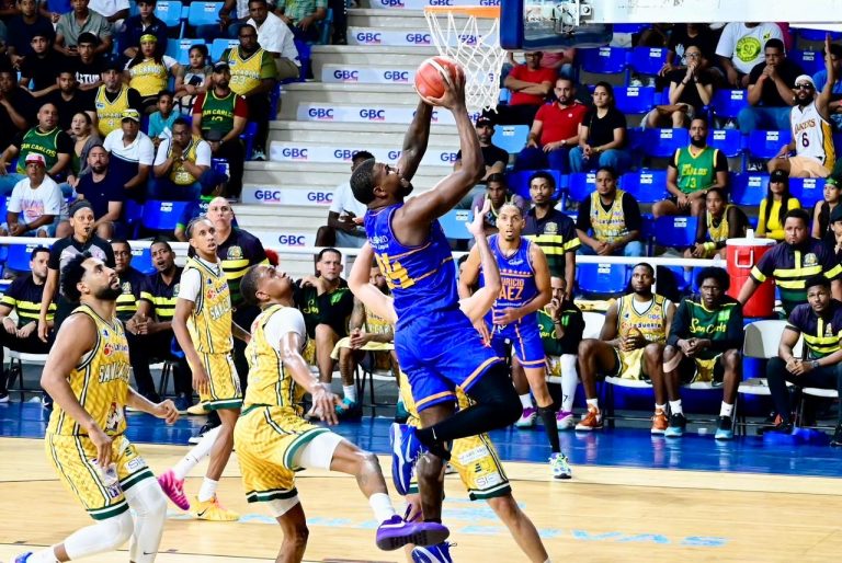 Mauricio Báez toma delantera 2-1 en la serie final ante San Carlos en el TBS Distrito 2025