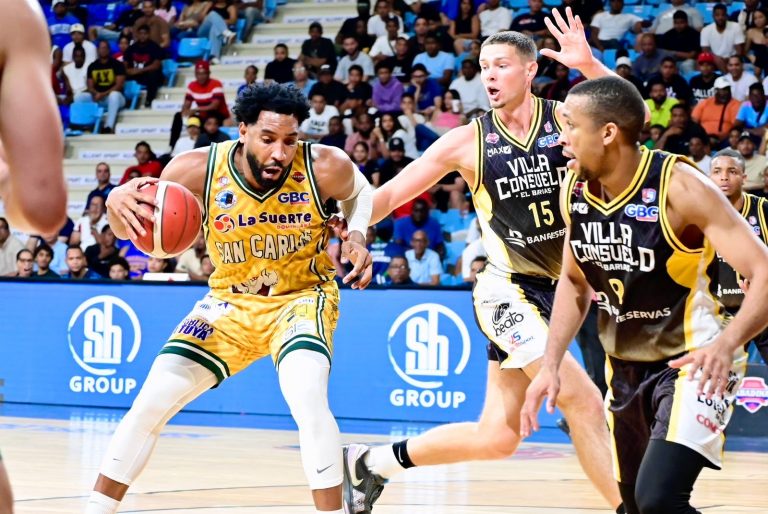 Guerrero y Montero acercan a San Carlos a la final al vencer al Rafael Barias en el TBS Distrito 2025