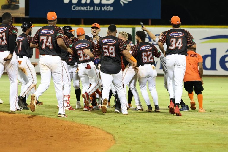 Toros dejan a Estrellas en el terreno y ganan Serie de la Caña