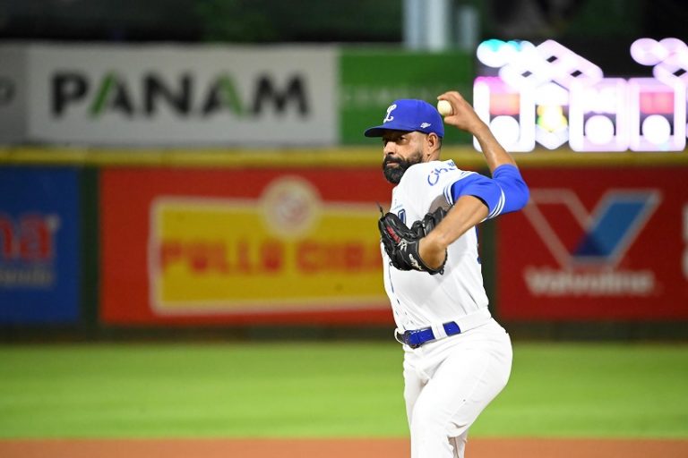 Valdez se luce en triunfo del Licey sobre Gigantes