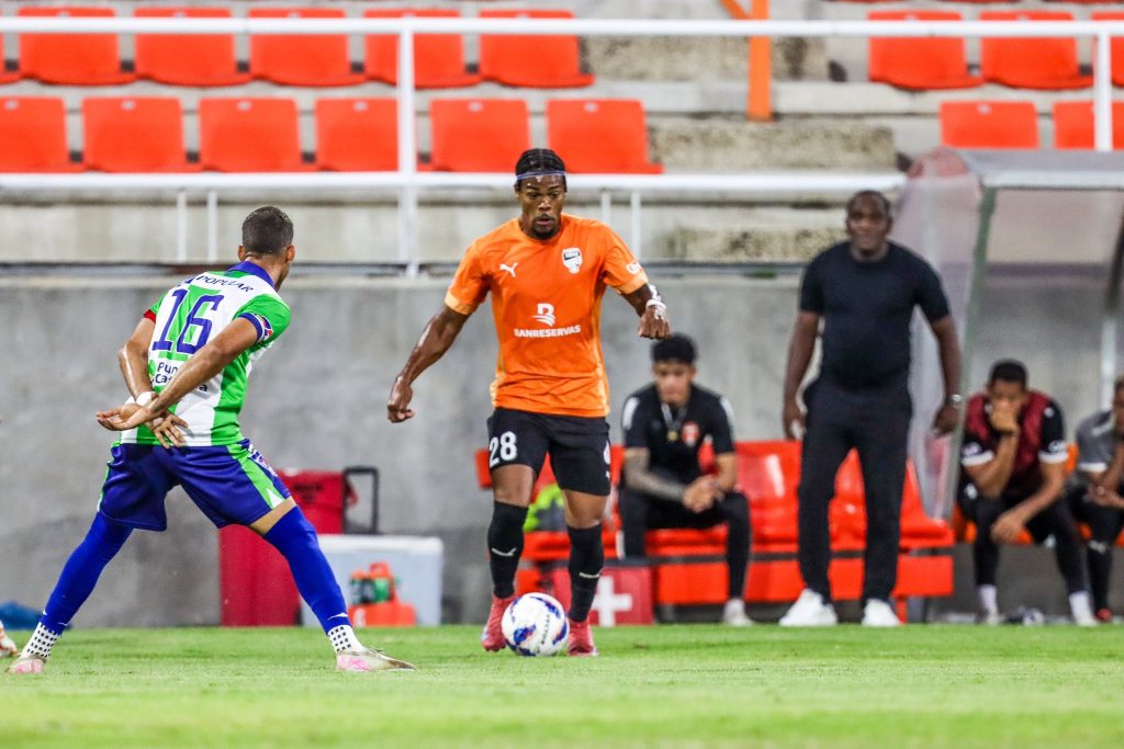 Cibao FC y Delfines empatan sin goles en jornada 16 de la LDF