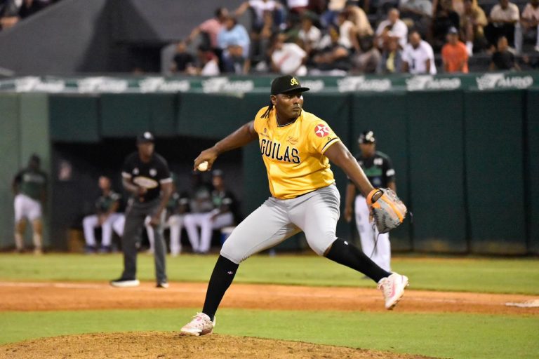 Con 11 hits y relevo de seis ceros, Águilas triunfan 8-2 sobre Estrellas