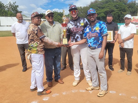 Inauguran la edición XXII de la Liga de los Sapos. En disputa la Copa Alcaldia de Santiago