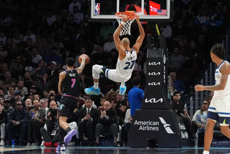 Edwards y Reid se combinan para 62, y los Timberwolves ganan 125-115 para cortar la racha de 4 victorias del Heat