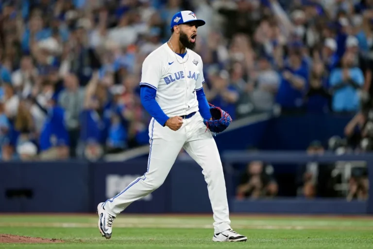 Domínguez fue el movimiento “de billete” del día. Chicago amarra un brazo de cerrar la puerta