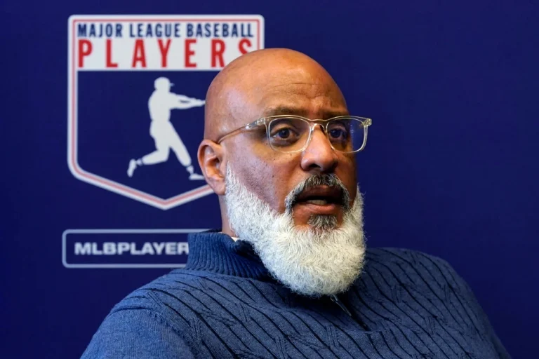 AP divulga interioridades de la renuncia de Tony Clark a la MLBPA