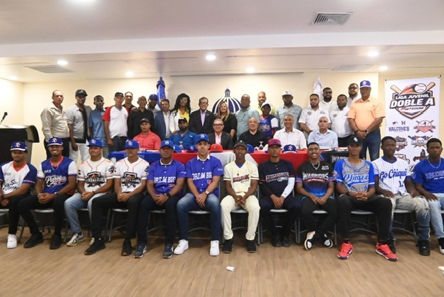 Dedican a Nelson Cruz temporada 2026 de la Liga Juvenil AA de Fedom