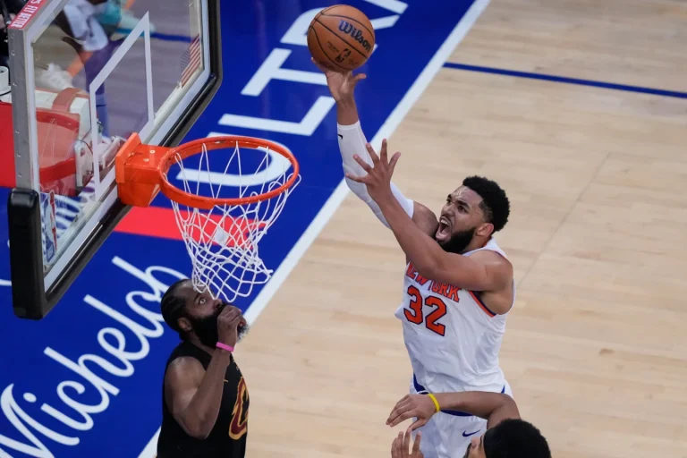 Brunson guía histórica remontada de los Knicks ante Cleveland en el Juego 1 del Este