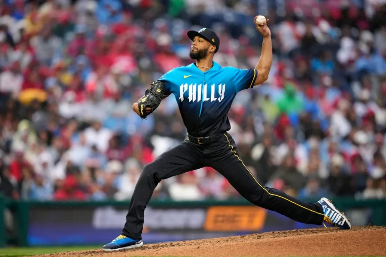 Sanchez pierde duelo ante Filis, Cole regresa con exito, Astros hunden Cubs