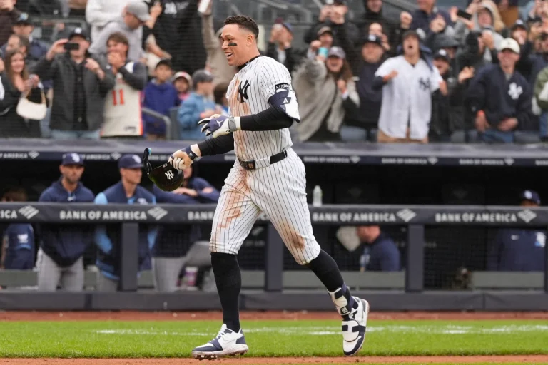 MLB: Yankees dejan tendidos a Rays, Dodgers frenan a Cerveceros y Marlins barren a Mets