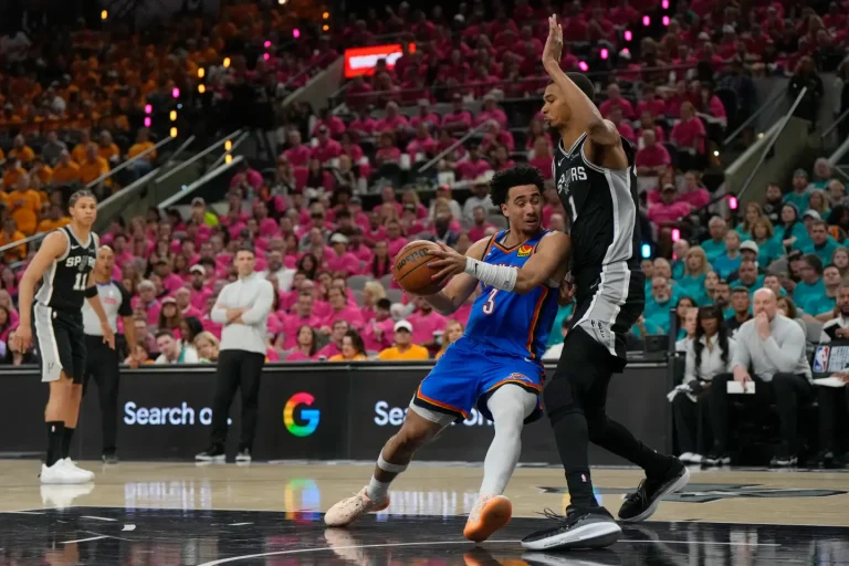 El Thunder consigue 76 puntos desde la banca, la clave para ganar el Juego 3 ante los Spurs en las finales del Oeste