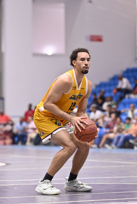 Cracknell, Manley y Adris empujan a los Metros a su victoria 18 y consolidan su liderato en la LNB
