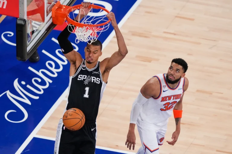 Spurs vencen Knicks. Wembanyama se redime y toma control del Juego 3