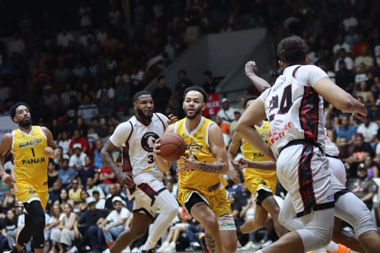 Gigantes dominan la pintura y empatan la Serie Final ante Metros