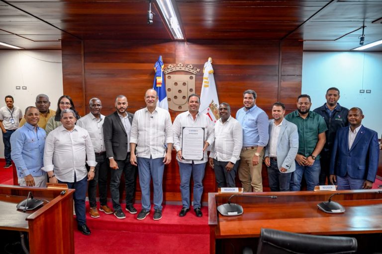 Sala Capitular Ayuntamiento de Santiago declara a ASENA “Patrimonio Cultural del Municipio