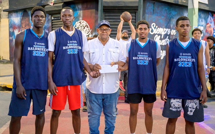 Plaza Valerio conquista torneo juvenil 3×3 organizado por la Alcaldía de Santiago
