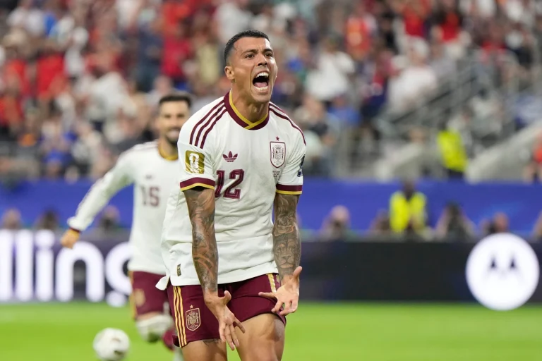 España anula a Mbappé y avanza a la final del Mundial