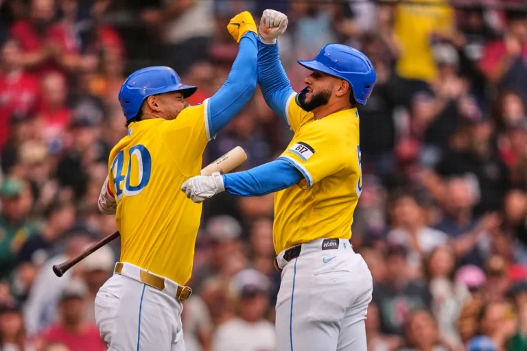 Boston lleva 12 triunfos corridos. Filis, Cubs, Cerveceros y Piratas se imponen el sabado en MLB
