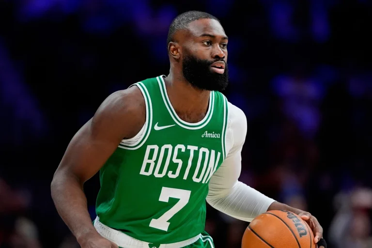 Jaylen Brown todavía asimila cómo se convirtió en exjugador de los Celtics de Boston tras sorpresivo cambio con los 76ers