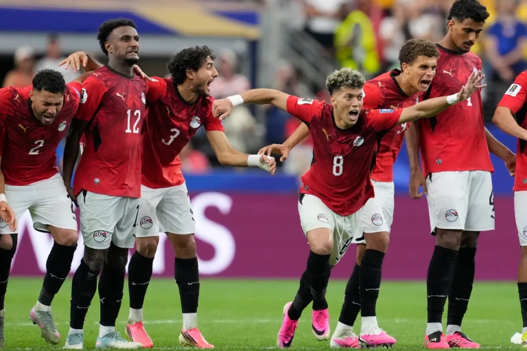 Egipto gana en debut de ronda eliminatoria del Mundial al vencer 4-2 a Australia en tanda de penales