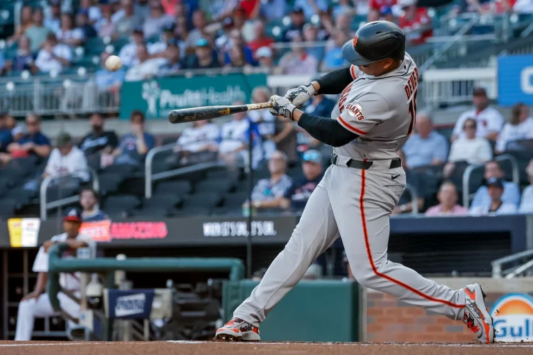 Devers dio el HR 30, Gigantes frenan a los Bravos. Otros resultados MLB