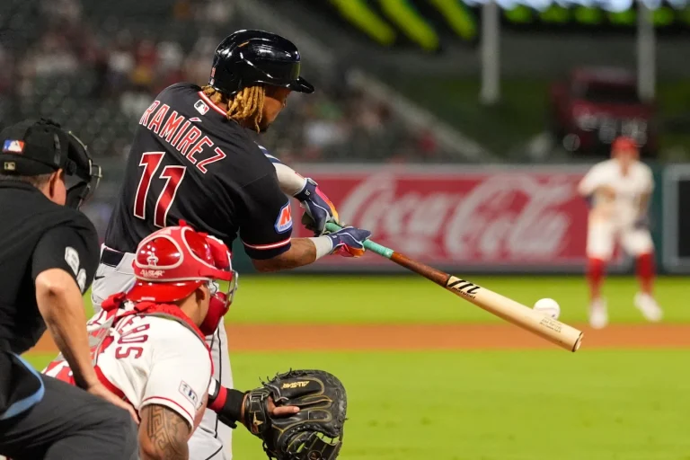 Ramírez remolca cinco y Cleveland completa gran remontada
