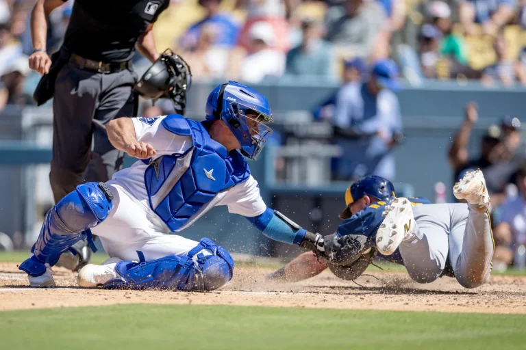 Padres blanquean; Cerveceros dominan a Dodgers y Piratas doblegan a Boston