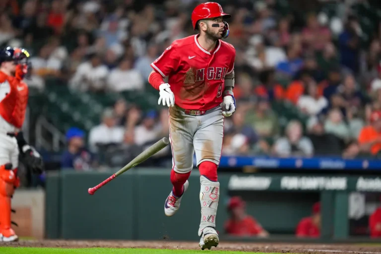 Todos lo resultados MLB: Neto, HR y 7 CE . Angels aplastan a Astros y Yankees a Orioles